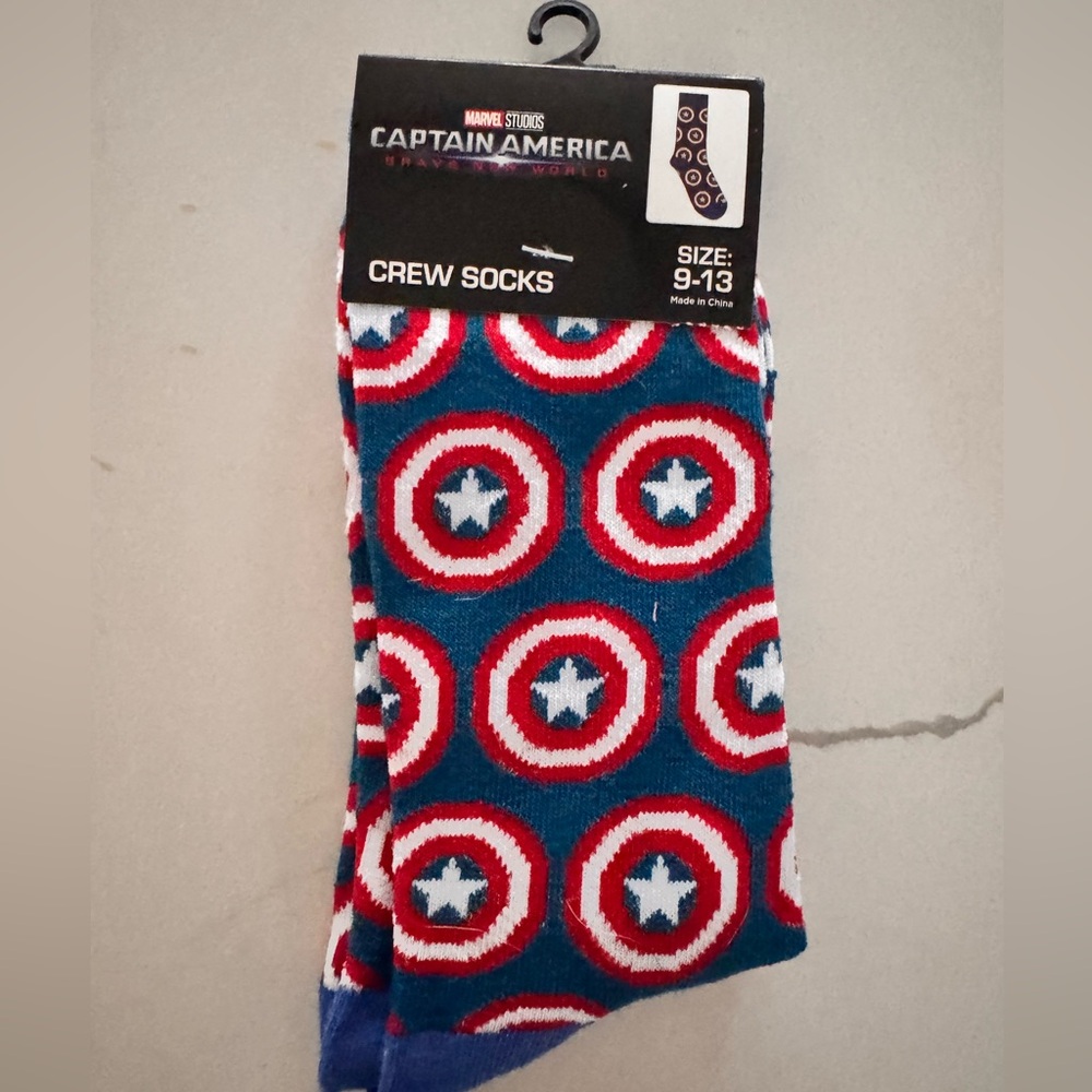Large Marvel Captain America Socks Crew Socks Size 9 - 13 Red, White, and Blue